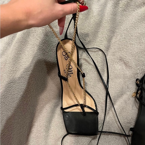 Black heels - Picture 3 of 4